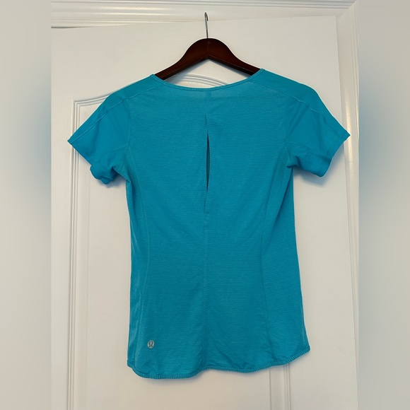 Lululemon T-Shirt - Picture 2 of 2